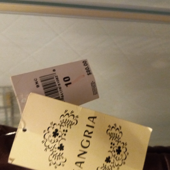 Sangria dress size 10 Brown with White embroidery on the V neck & bottom - Picture 4 of 7